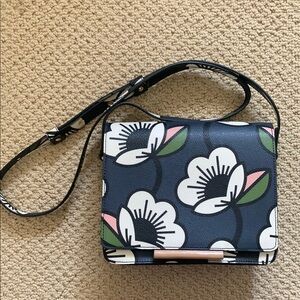 🕊️ Orla Kiely Rare Passion Flower crossbody bag almost new
